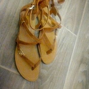 GBG Los Angeles women's carlyn flat scandels